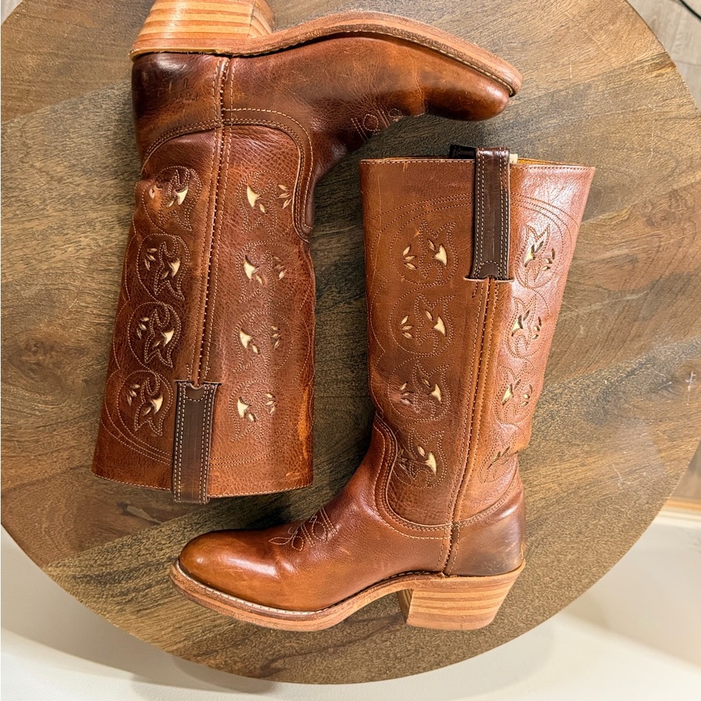 Frye Austin Flower Cutout Leather Campus Boots - Picture 5 of 9